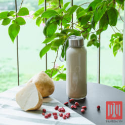 chai-thuy-tinh-tron-nap-quai-xach-300ml (2)